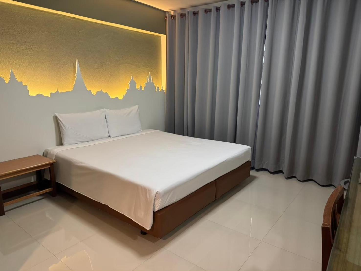 Sun Hotel Phetchaburi Buitenkant foto