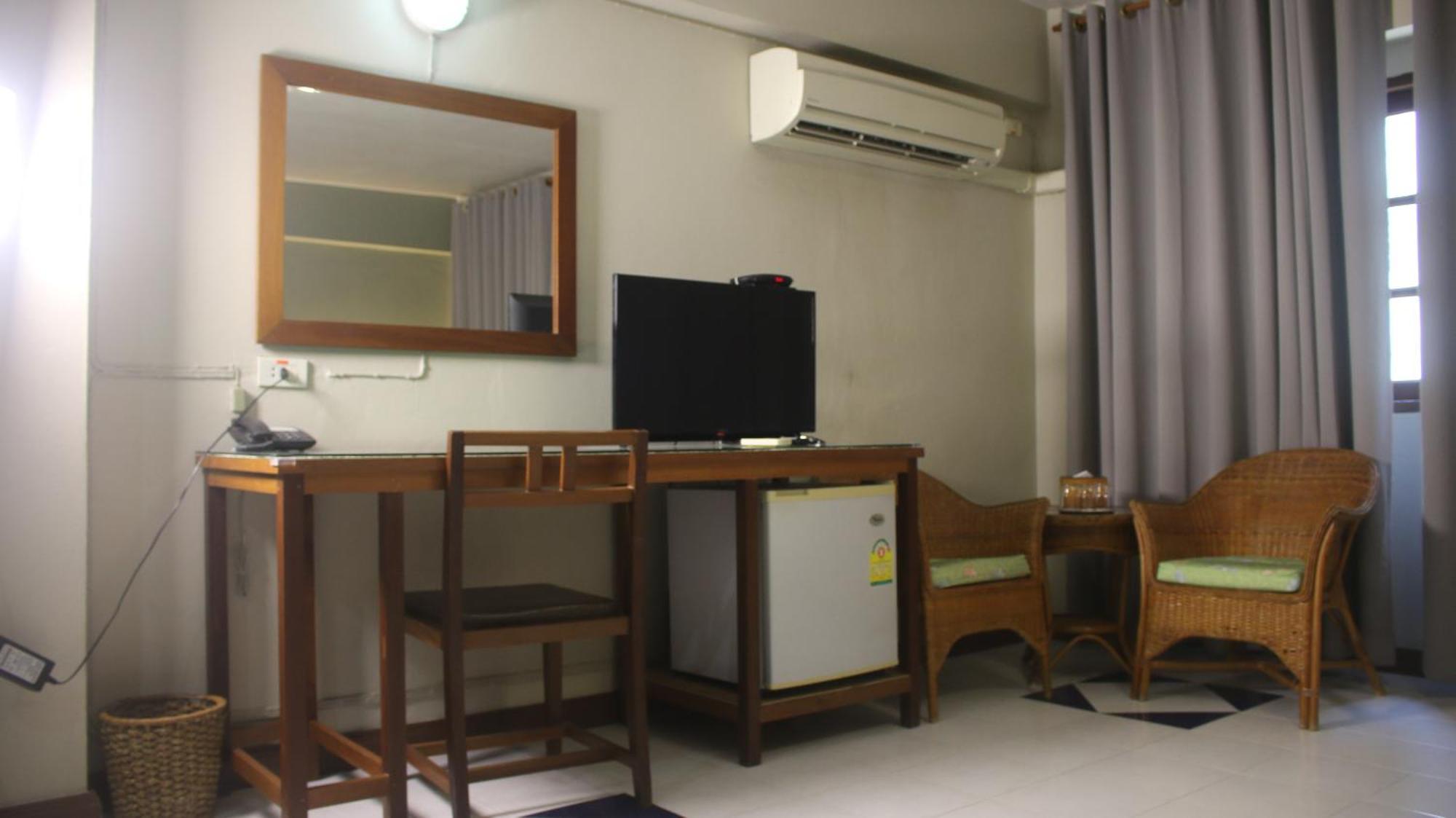 Sun Hotel Phetchaburi Buitenkant foto