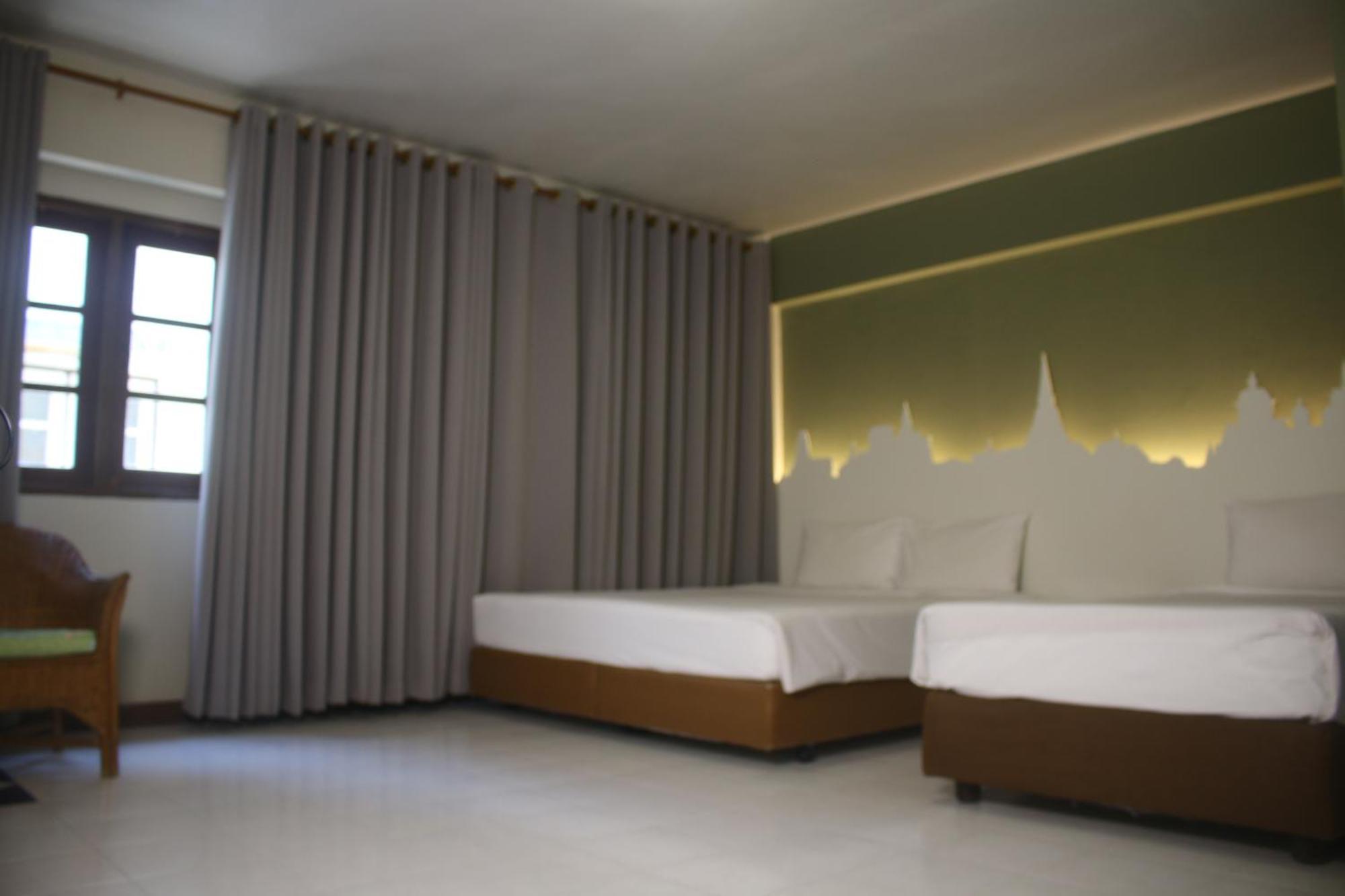 Sun Hotel Phetchaburi Buitenkant foto