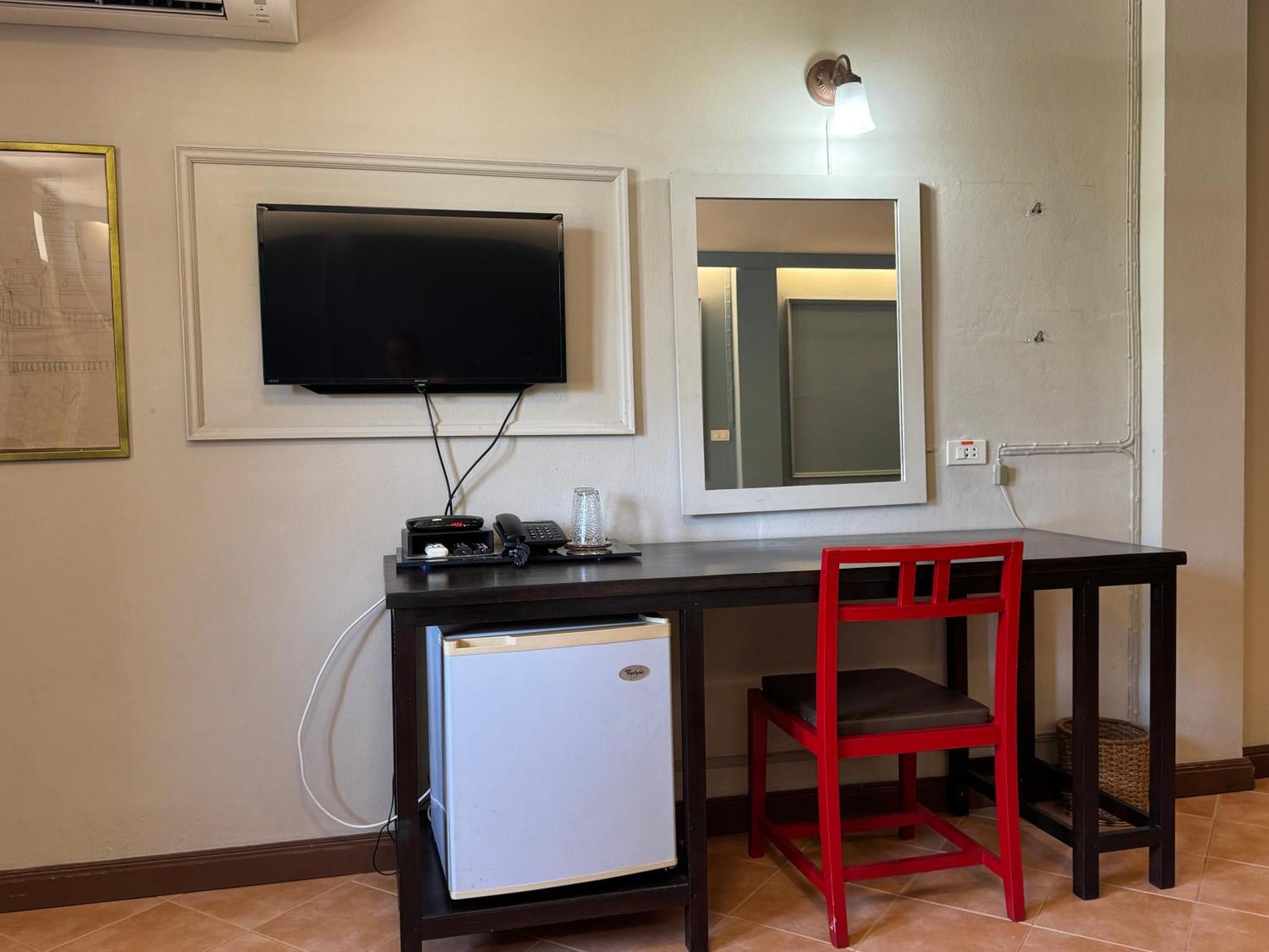 Sun Hotel Phetchaburi Buitenkant foto